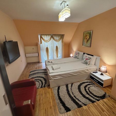 Venis House Hotel Plovdiv Ngoại thất bức ảnh